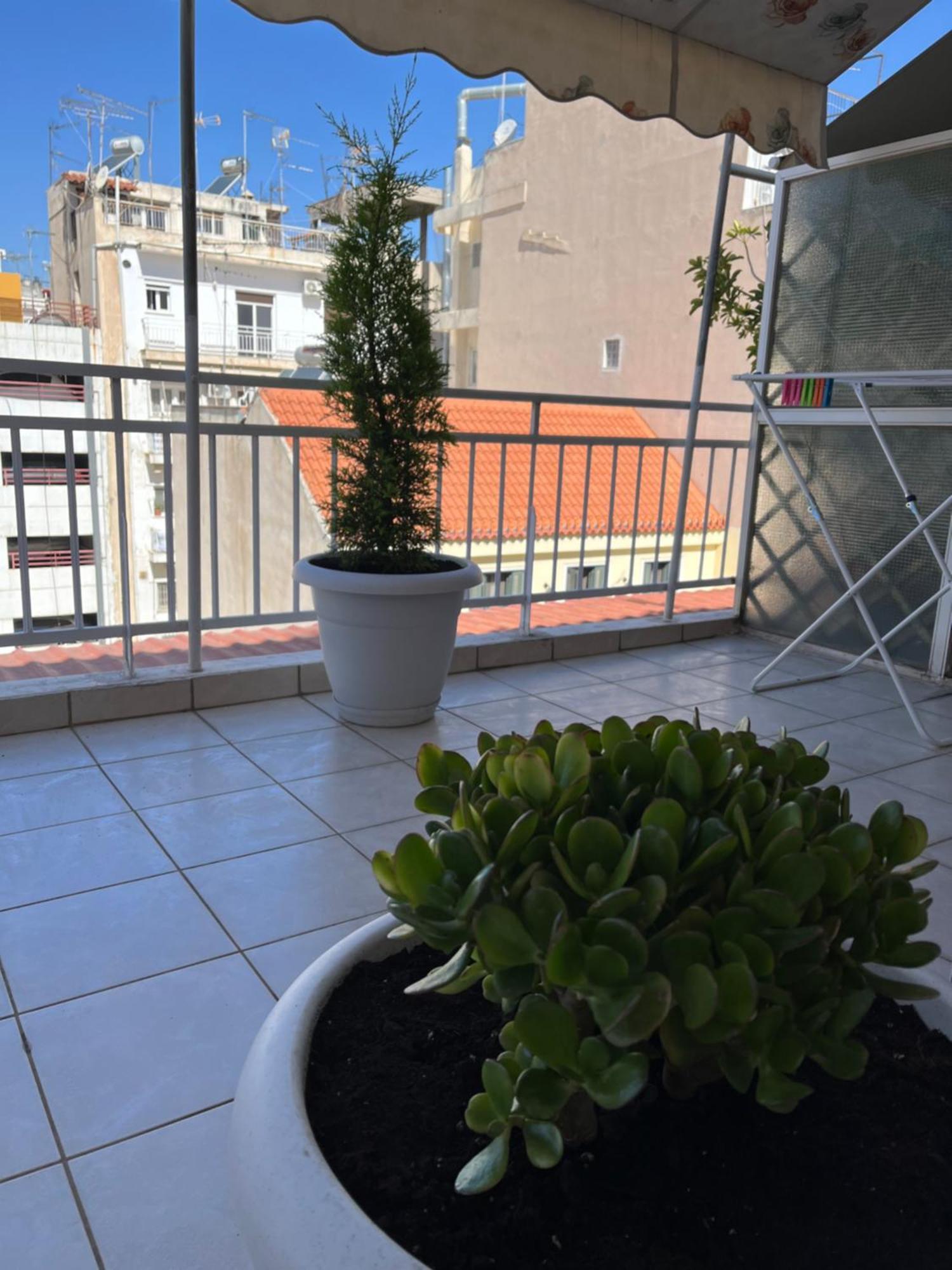 Qqueen House Pireu Exterior foto